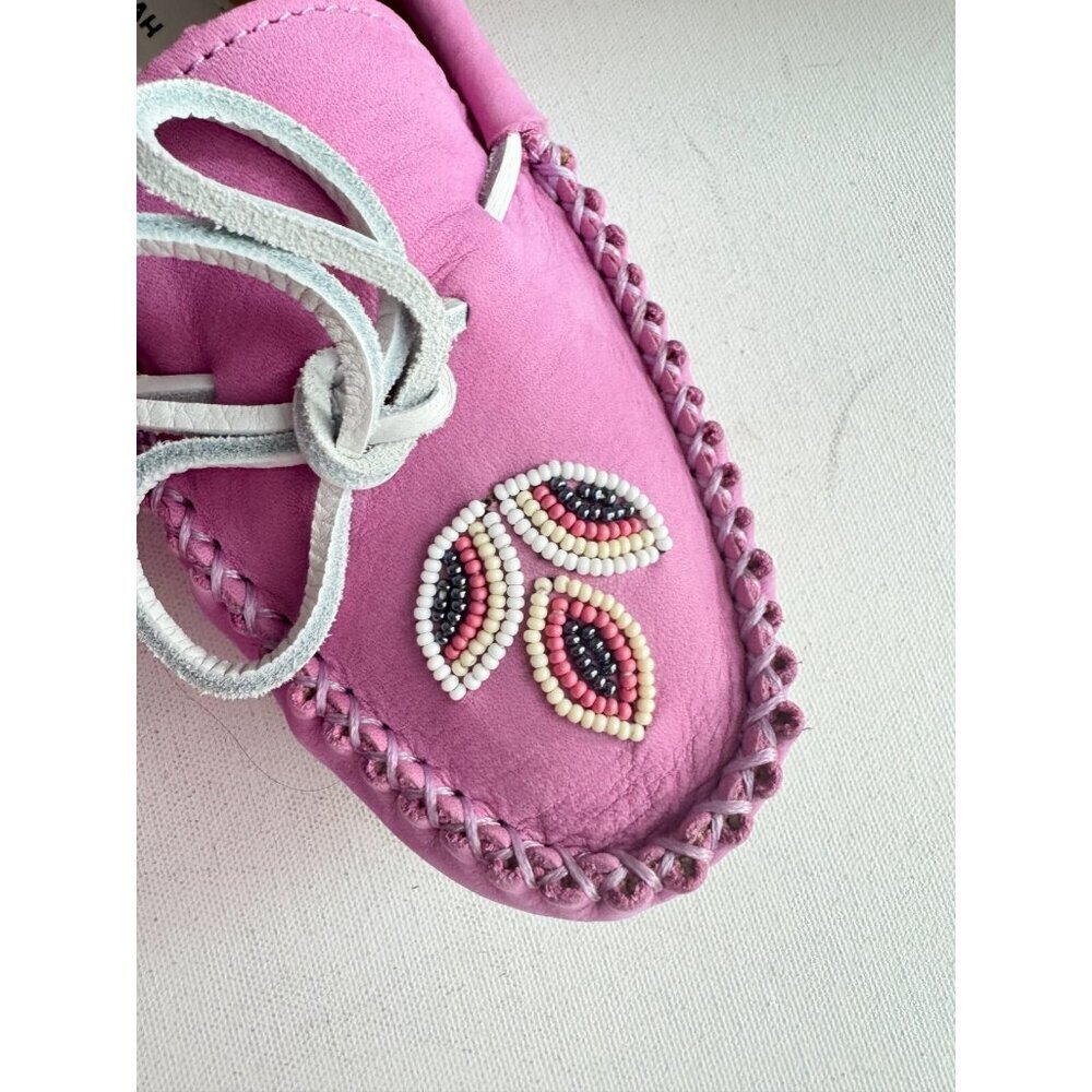 Manitobah Kayak Moccasin Pink Beaded Leather w Bow Detail 6 - Picture 3 of 9